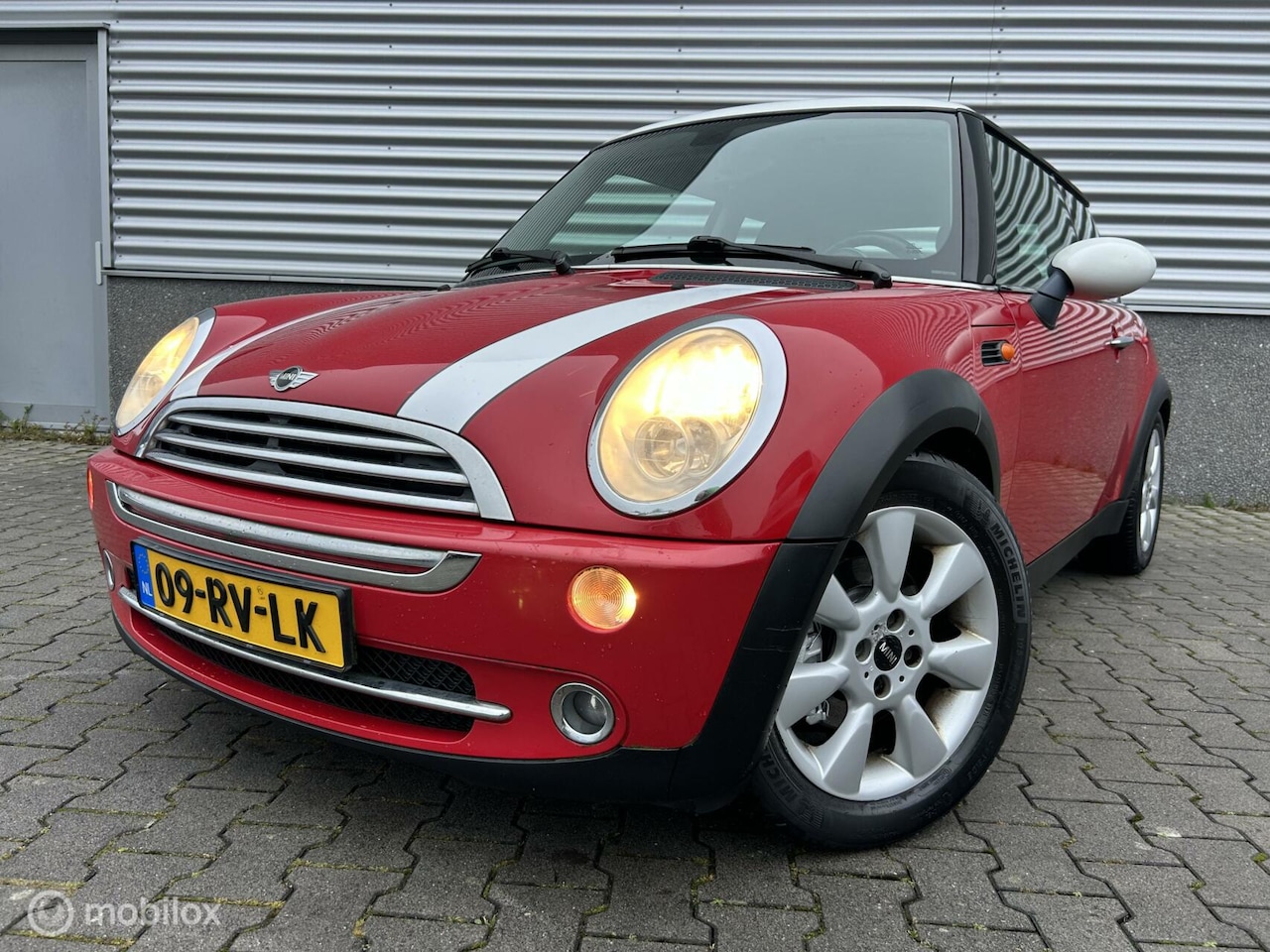 MINI Cooper - Mini 1.6 Chili Airco,Cruise, Mooie mini! rijdt en schakelt goed, staat op goede kwaliteits - AutoWereld.nl