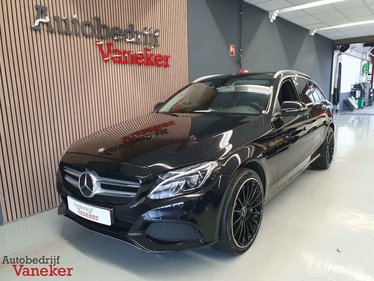 Mercedes-Benz C-klasse - C350e Hybrid|DIS|19" AMG|Navi|360Cam|Volle NL Auto - AutoWereld.nl