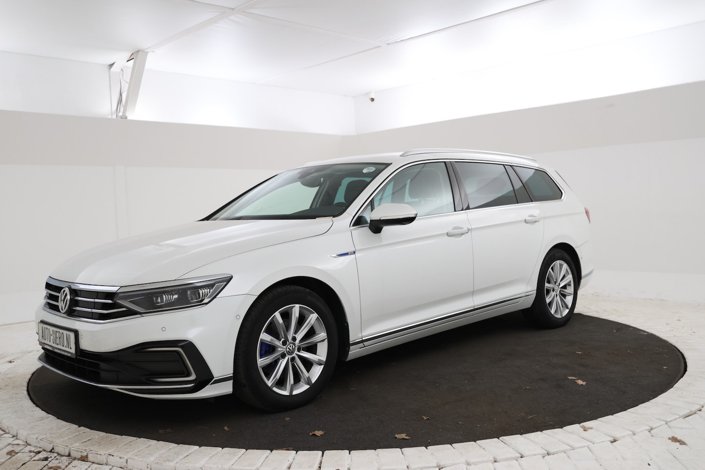 Volkswagen Passat Variant - 1.4 TSI PHEV GTE Business Automaat, Trekhaak Elektr., Apple CarPlay - AutoWereld.nl