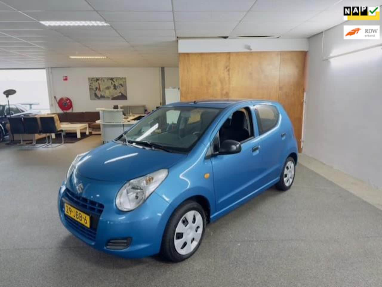 Suzuki Alto - 1.0 Comfort Apk Nieuw,Airco,E-Ramen,N.A.P,5Deurs,weinig km's,2 sleutels + Boekjes,Topstaat - AutoWereld.nl