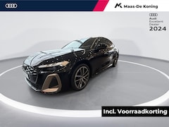 Audi A5 Limousine - edition one (B10) 35 TFSI 150 PK · Tech pakket plus · Leder · Panoramadak · 19" LM Velgen