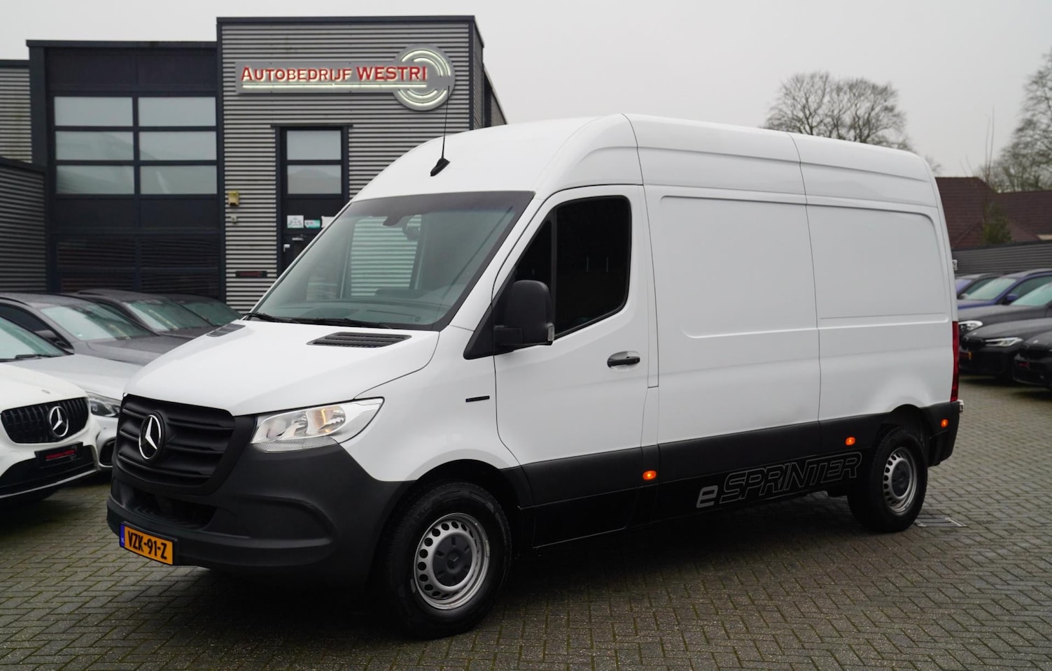 Mercedes-Benz eSprinter - ESprinter L2H2 41 kWh | Schuifdeur | 3 pers | Stoelverwarming | Climatronic | CAMERA | NAP - AutoWereld.nl