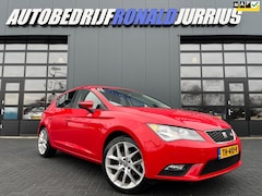 Seat Leon - 1.2 TSI Style FR Business Navigatie/Climatronic/Trekhaak/Stoelverwarming/Dealer onderhoude