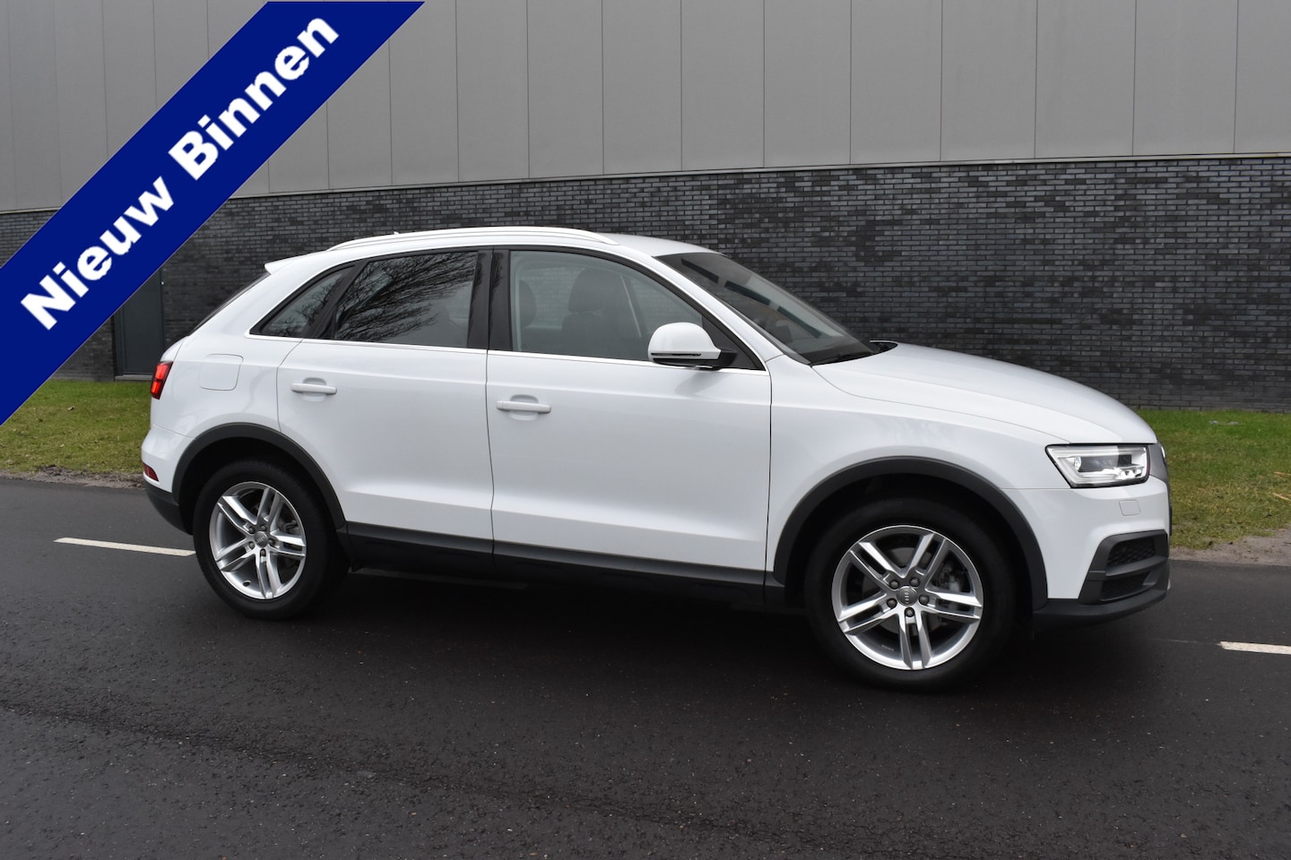 Audi Q3 - 1.4 TFSI CoD Sport Advance Sport Automaat elec-achterklep Stoelverwarming - AutoWereld.nl