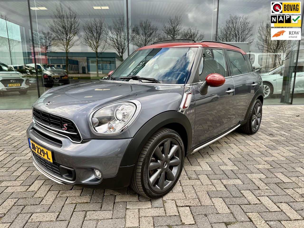 MINI Countryman - 1.6 Cooper S PARK LANE, panoramadak, LED, 18 inch, dakkoffer - AutoWereld.nl