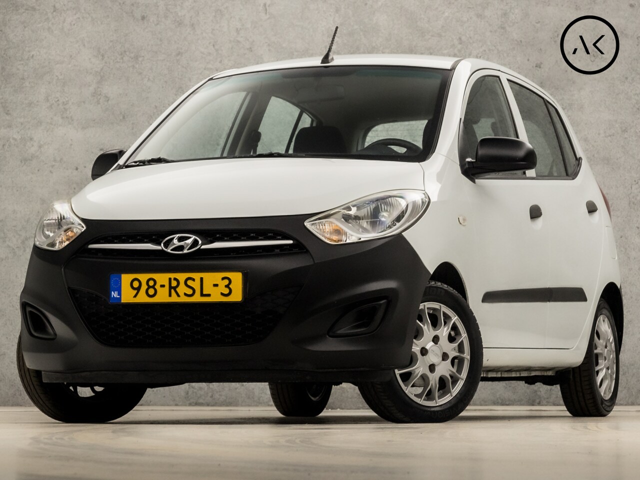 Hyundai i10 - 1.1 Pure (5 DEURS, NAP, RADIO, ELEK PAKKET, SPORTSTOELEN, LM VELGEN, NIEUWE APK, NIEUWSTAA - AutoWereld.nl