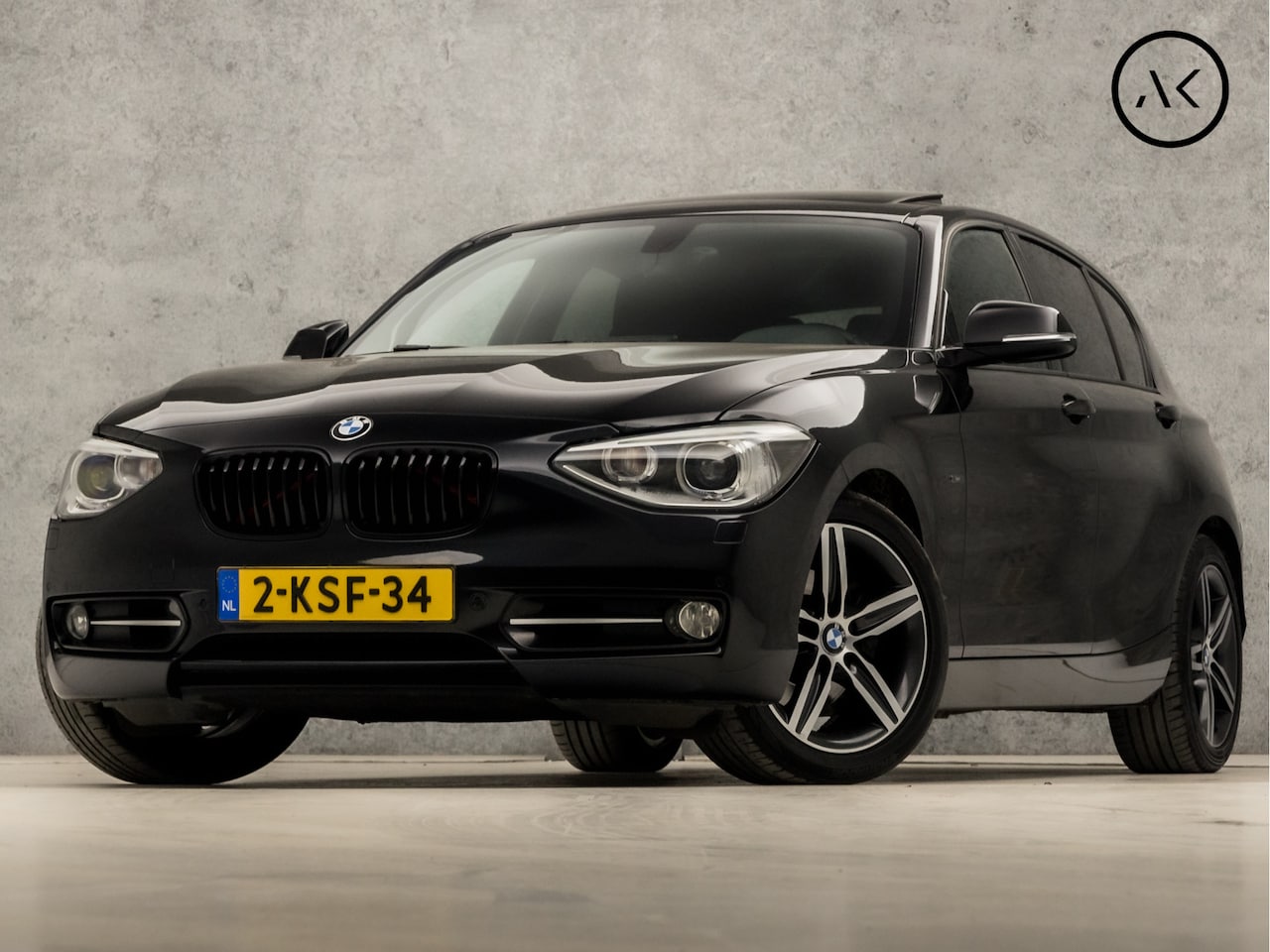 BMW 1-serie - 118i Business+ 170Pk Automaat (SCHUIFDAK, GROOT NAVI, CLIMATE, CAMERA, STOELVERWARMING, XE - AutoWereld.nl