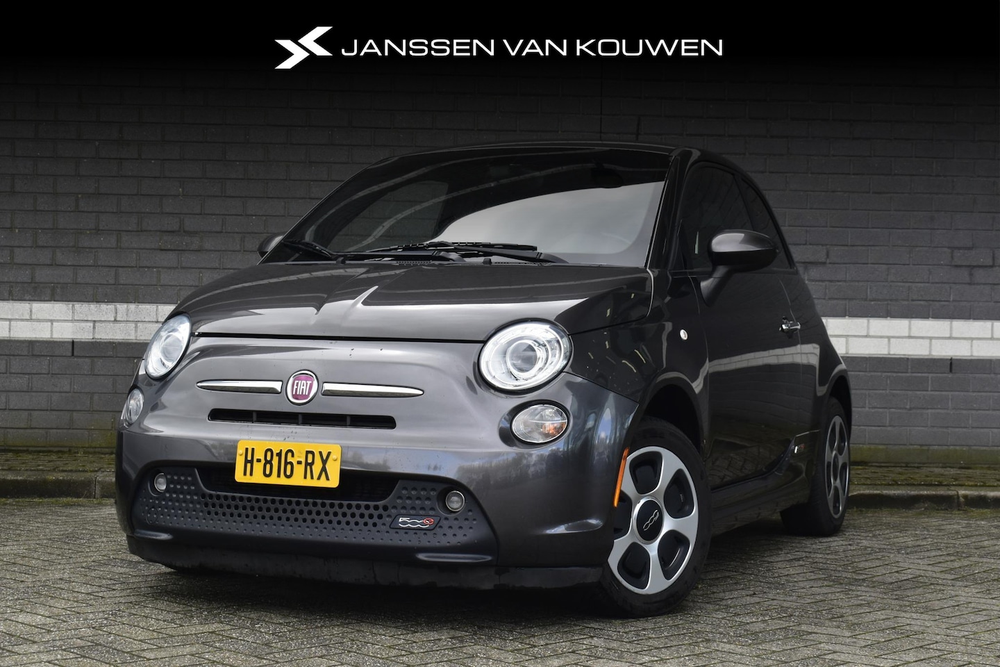 Fiat 500e - 24kwh / Stoelverwarming / Navigatie / Parkeersensoren - AutoWereld.nl