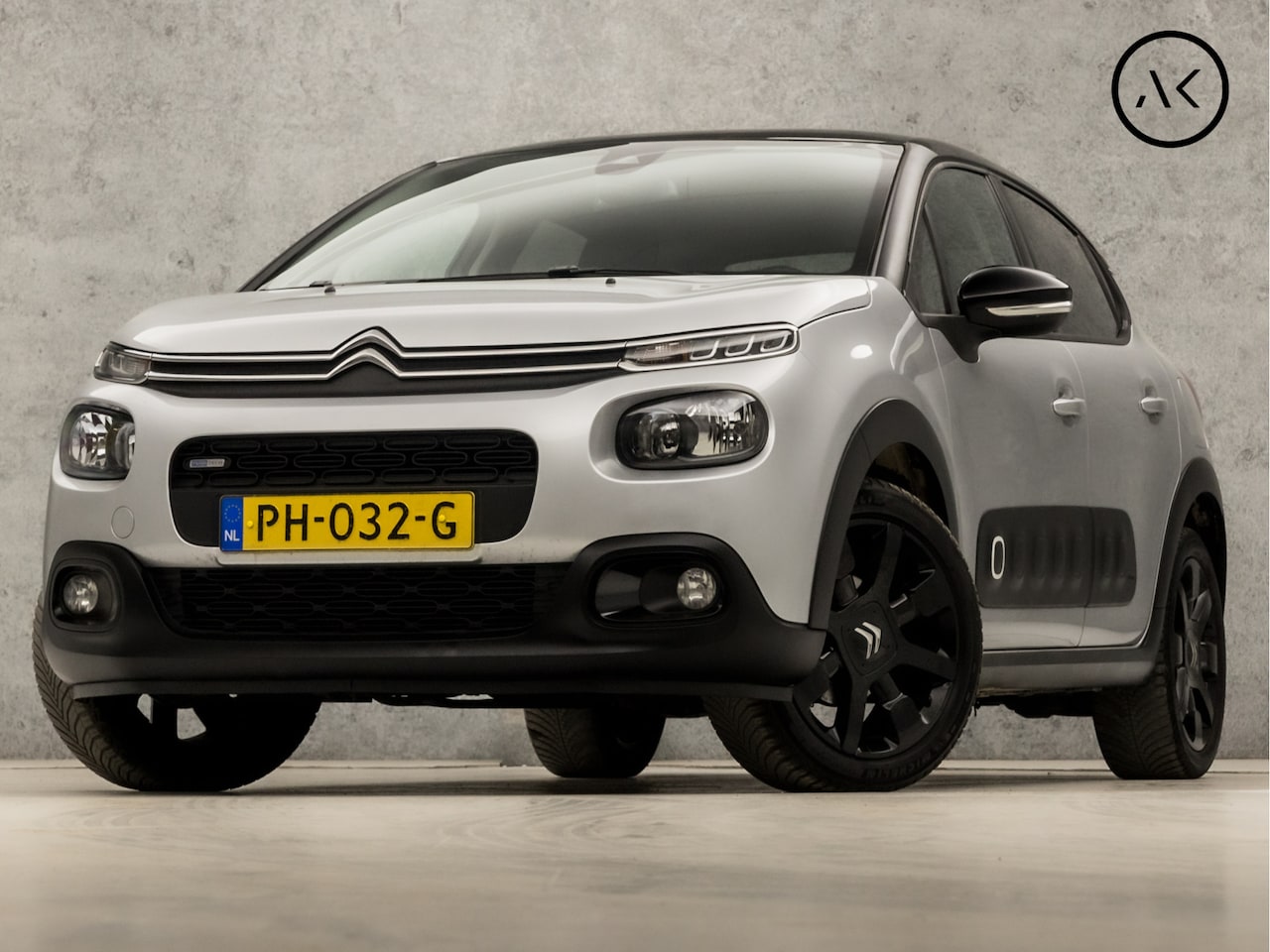 Citroën C3 - 1.2 PureTech S&S Shine (APPLE CARPLAY, NAVIGATIE, CLIMATE, DAB+, SPORTSTOELEN, TREKHAAK, C - AutoWereld.nl