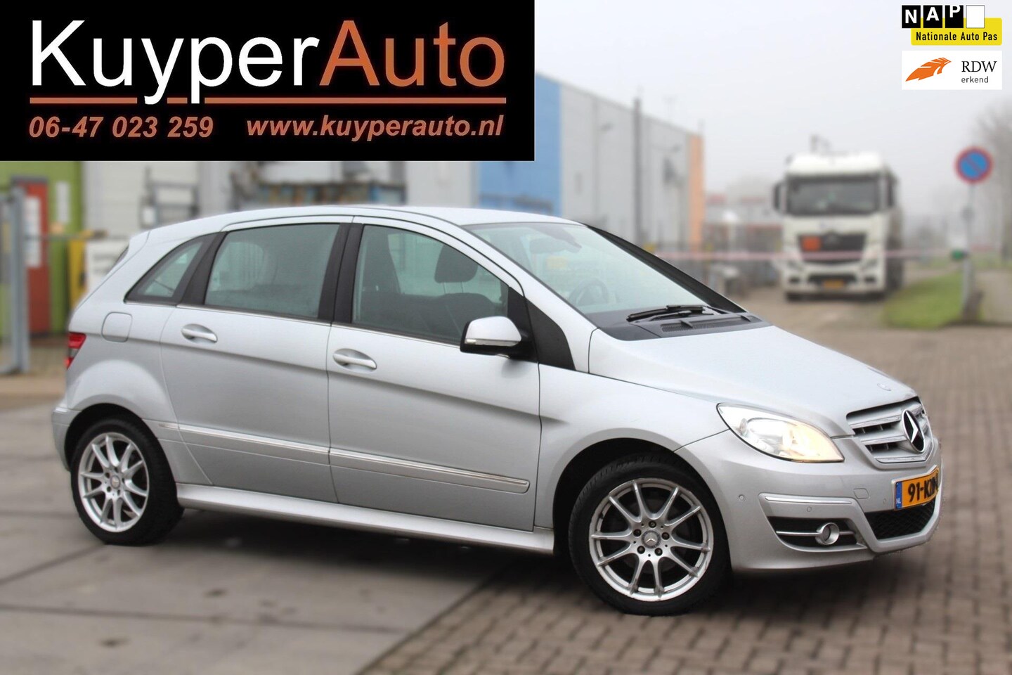 Mercedes-Benz B-klasse - 200 NETTE AUTOMAAT HALF LEDER NAP NAVI CLIMA CRUISE PARKEERSENSOREN - AutoWereld.nl