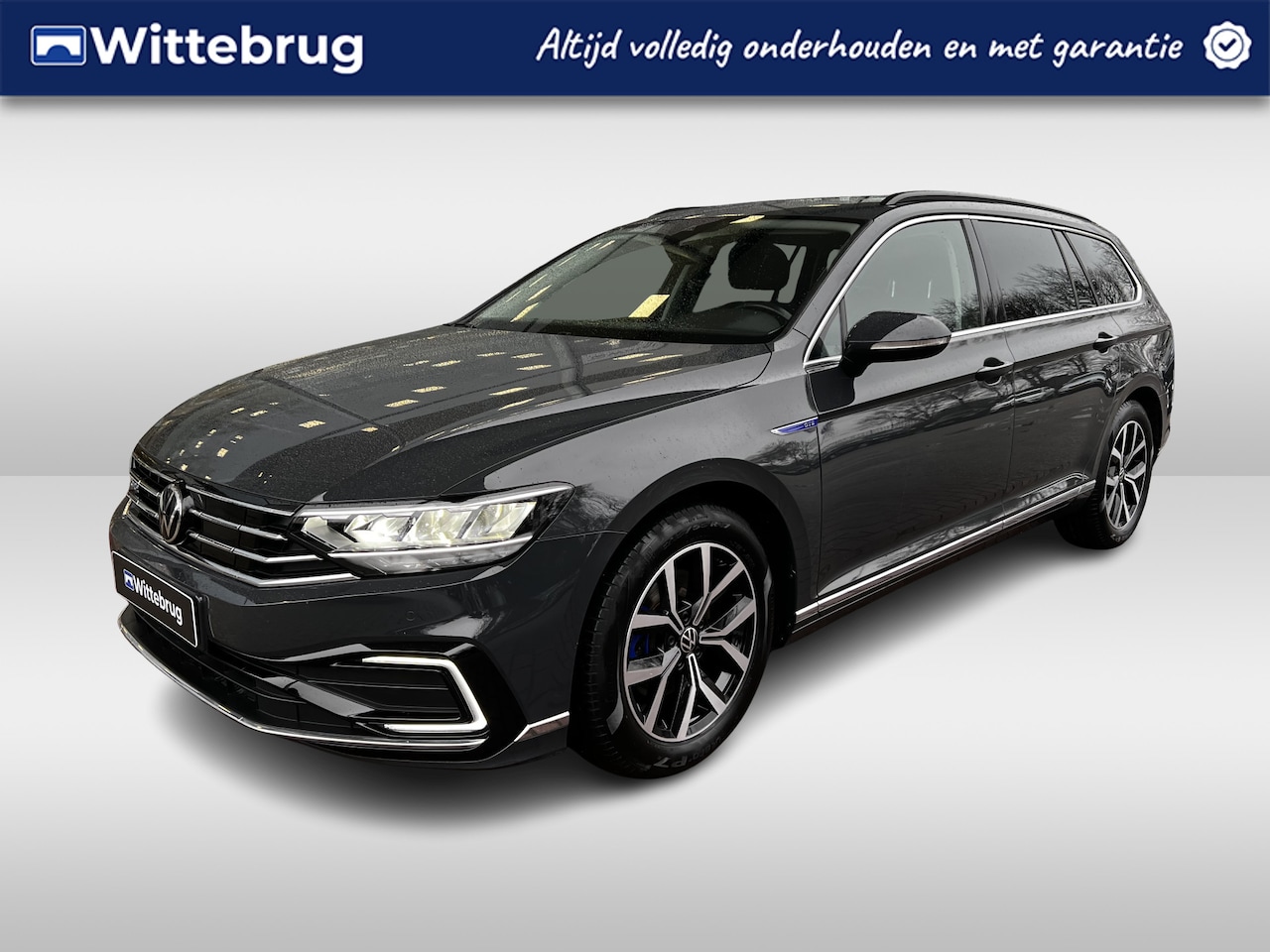 Volkswagen Passat Variant - 1.4 TSI PHEV GTE Business / Panorama dak / 17 inch / Achteruitrijcamera / Stoelverwarming - AutoWereld.nl