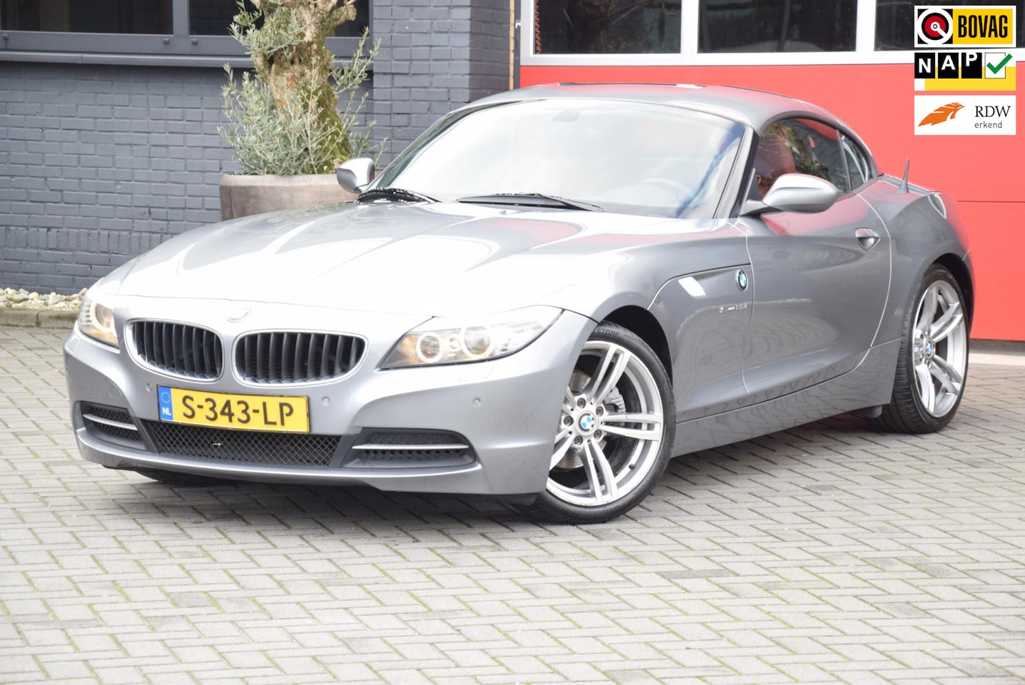 BMW Z4 Roadster - SDrive23i 23i 2.5i 6 cilinder Cabrio hard top Carplay navigatie Clima - AutoWereld.nl