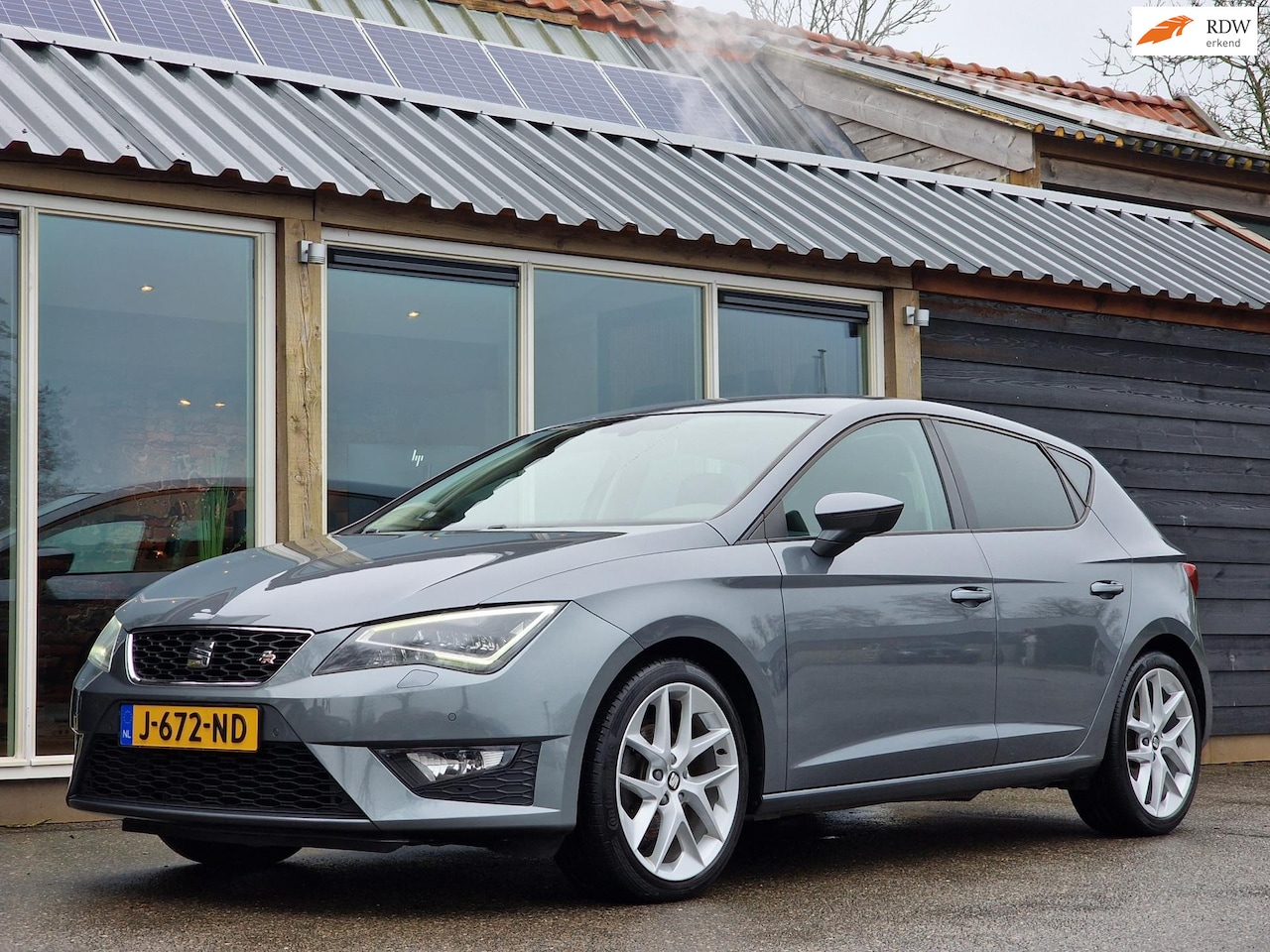 Seat Leon - 1.4 TSI 150 PK FR Connect (Sportstoelen / Half Leder / Climate / Cruise / Navigatie / Apll - AutoWereld.nl