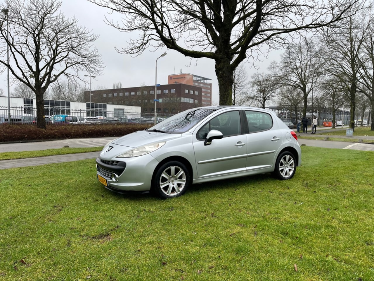 Peugeot 207 - 1.6 VTi XS 1.6 VTi XS - AutoWereld.nl