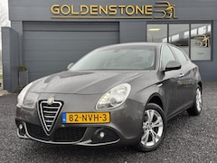 Alfa Romeo Giulietta - 1.4 T Distinctive Bluetooth, Clima, Cruise, PDC Achter, LM Velgen, NL Auto, N.A.P, APK Tot