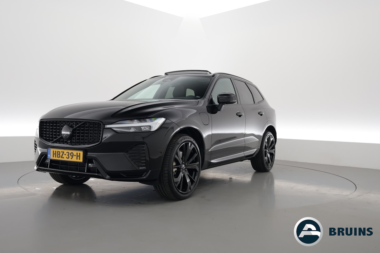 Volvo XC60 - T8 Recharge Plus Black Edition | Pano | 360cam | Memory | Pilot Assist | Harman Kardon | S - AutoWereld.nl