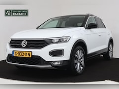 Volkswagen T-Roc - 1.5 TSI Sport Business R Automaat (NAVIGATIE, CAMERA, CARPLAY, PDC, STOELVERWARMING, GOED