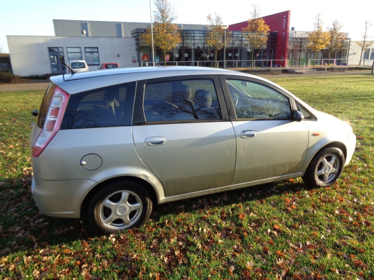 Landwind CV9 - 7 persoons - AutoWereld.nl