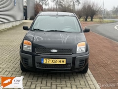 Ford Fusion - 1.4-16V Champion//AIRCO//PSENSOR//NETJES/NAP