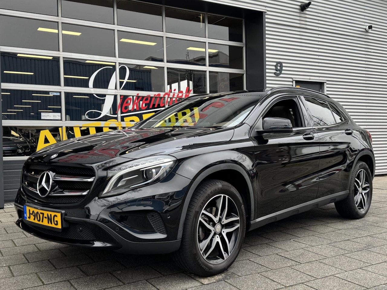 Mercedes-Benz GLA-Klasse - 200 Prestige AUTOMAAT I Panorama dak I Leer I Airco I Sport velgen I LED I PDC I Dealer on - AutoWereld.nl