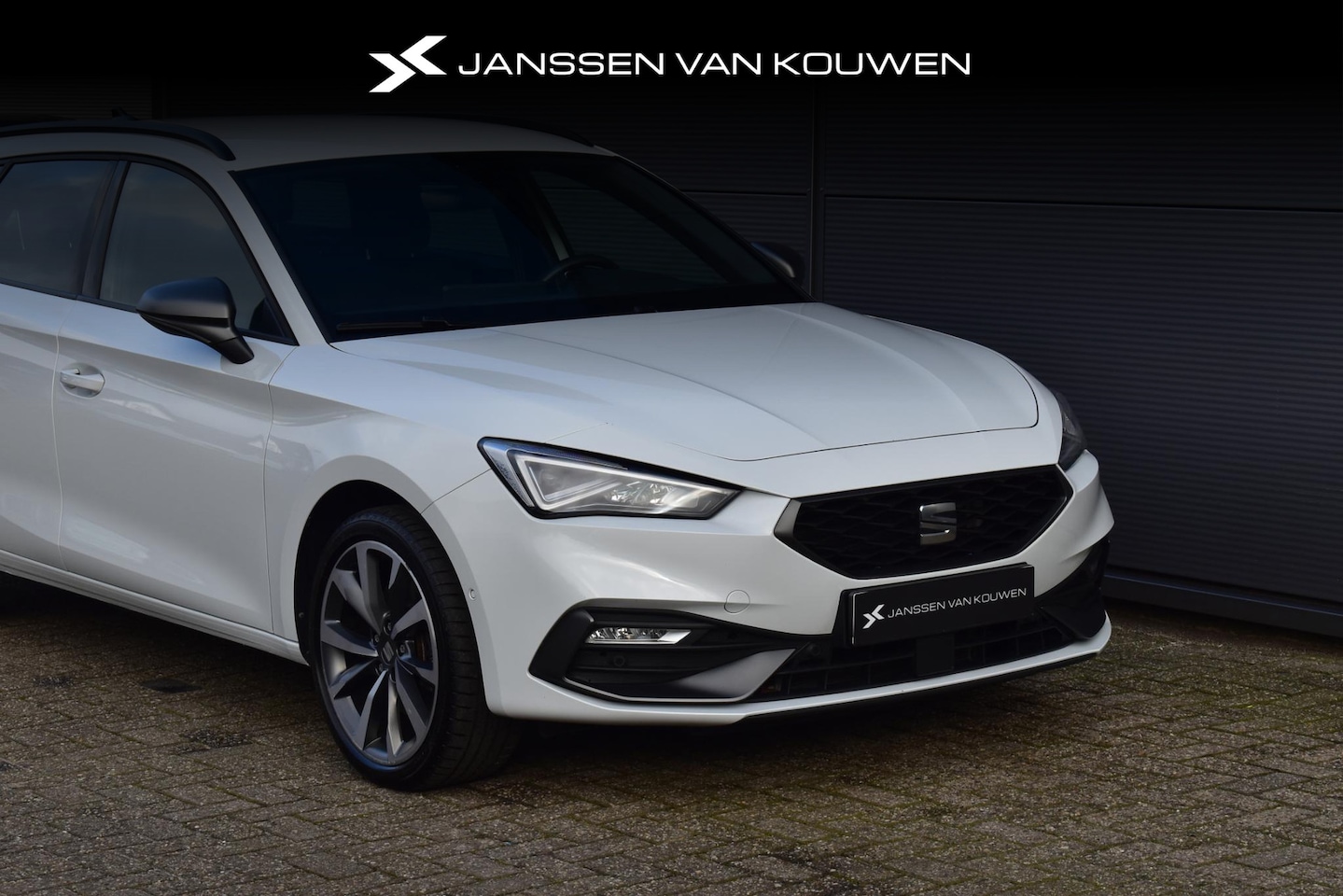 Seat Leon Sportstourer - 1.4 TSI eHybrid PHEV FR Business Intense / Stuur-Stoelverwarming / LED Koplampen / Navigat - AutoWereld.nl