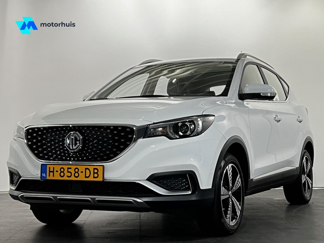 MG ZS - Ev Electric 143pk Luxury | ELECTRISCH SCHUIFDAK | LEDER - AutoWereld.nl