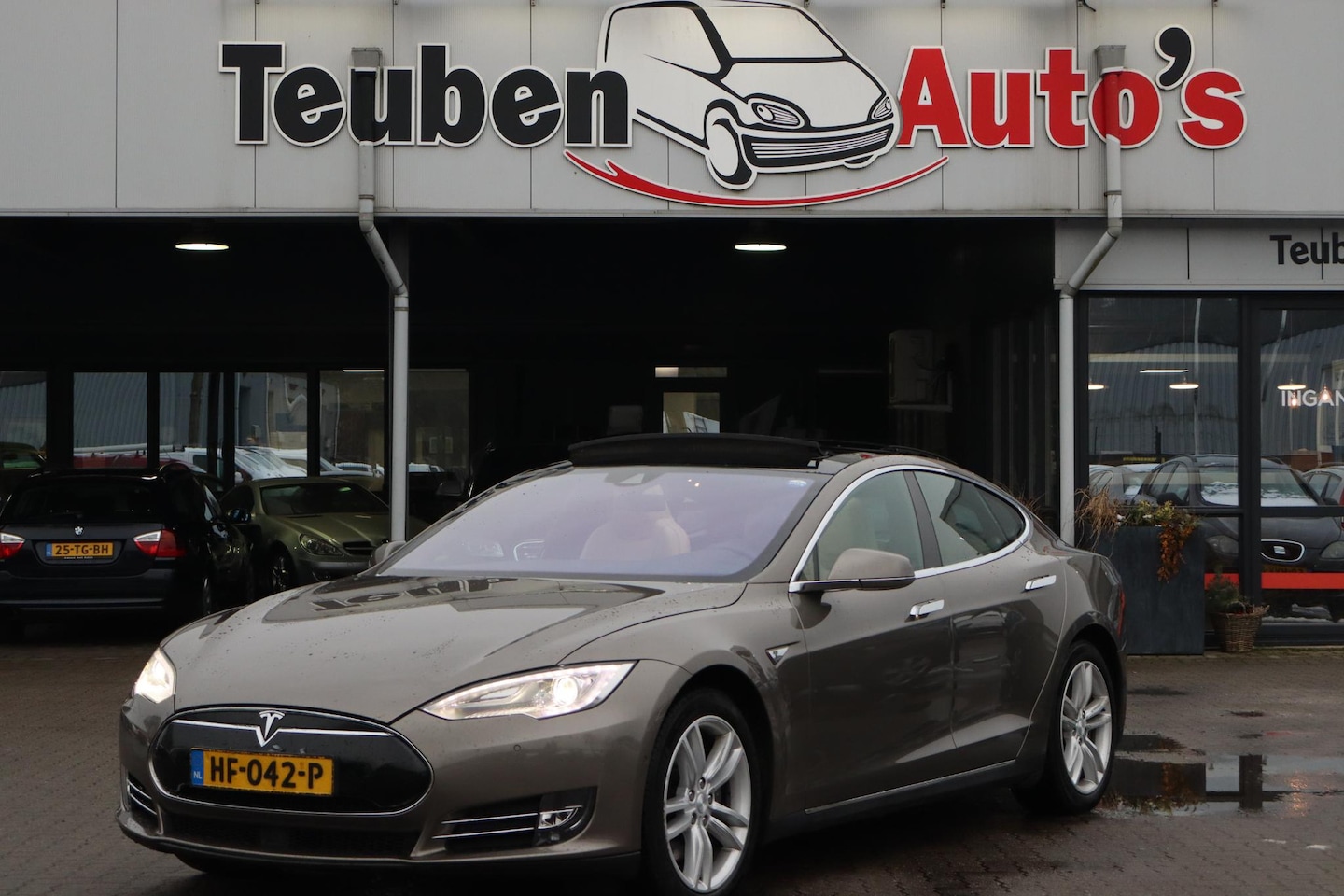 Tesla Model S - 70 Base Camara, Climate control, Stoelverwarming, Panormadak, Schuif- kanteldak - AutoWereld.nl