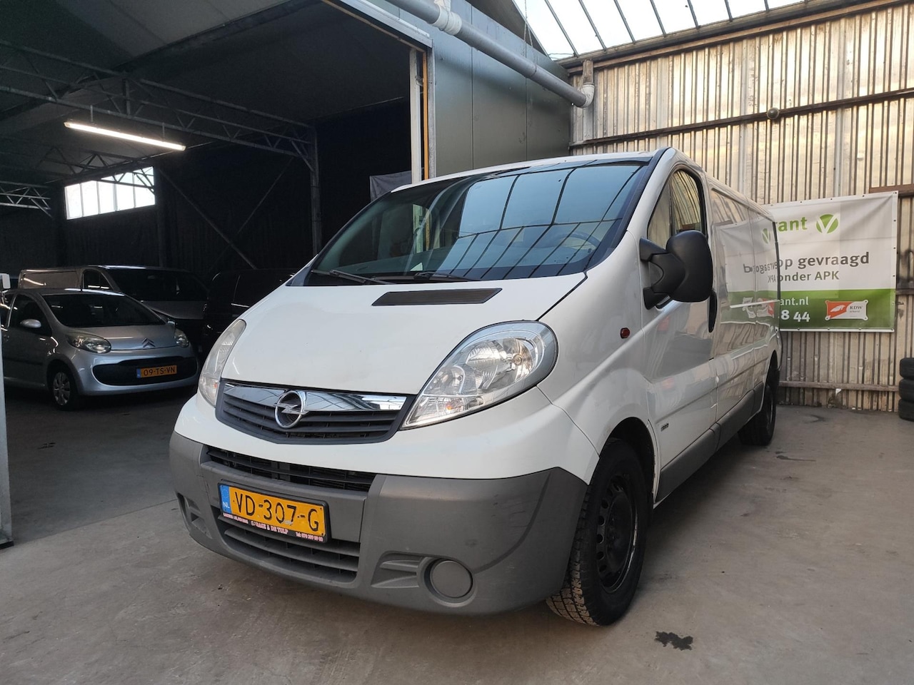 Opel Vivaro - 2.0 CDTi L2H1 EcoFLEX Airco! START EN VALT UIT!!! - AutoWereld.nl