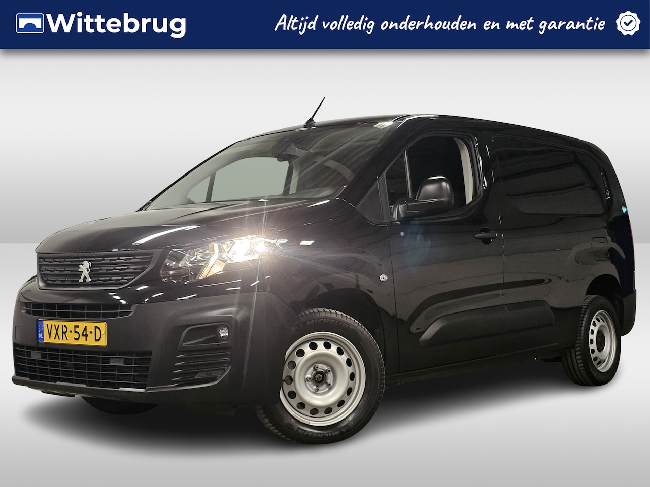 Peugeot Partner - 1.5 BlueHDi 100 S&S L2 | Navigatie|  Trekhaak | Betimmering - AutoWereld.nl