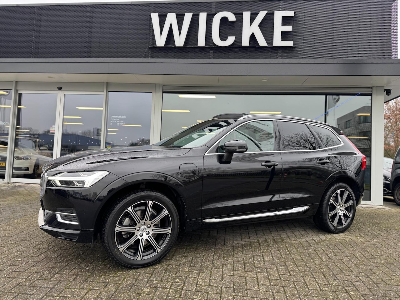 Volvo XC60 - 2.0 Recharge T6 AWD Inscription Pano Massage Leder Trekhaak - AutoWereld.nl