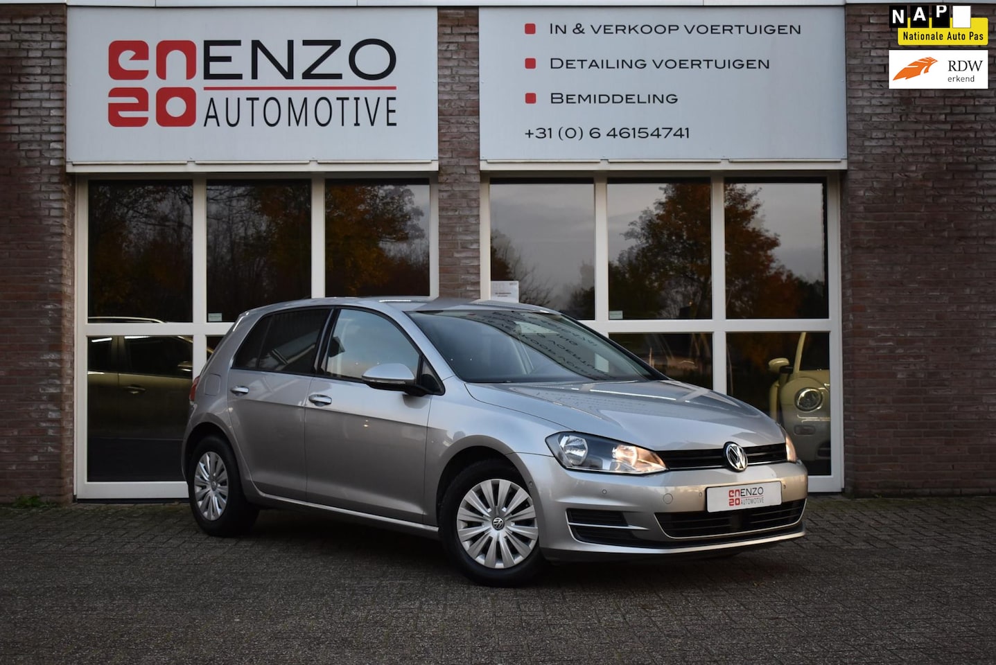 Volkswagen Golf - 1.2 TSI 1e eigenaar Weinig kms Carpass Parksens Airco Navi - AutoWereld.nl