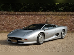 Jaguar XJ - XJ220 One owner XJ220, 7.500 kilometers from new, Recent major service including new fuel