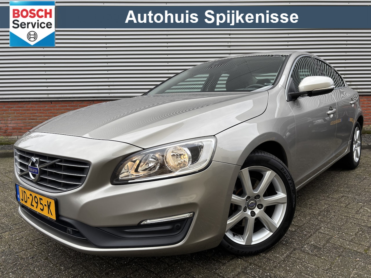 Volvo S60 - 2.0 T3 Momentum | Trekhaak | Nette Auto | - AutoWereld.nl