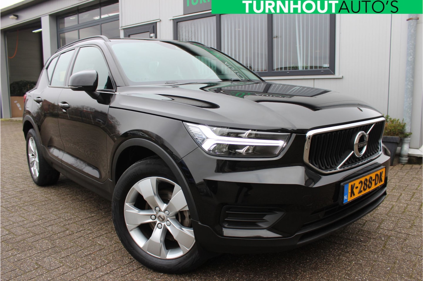 Volvo XC40 - 1.5 T2 Momentum Automaat | NL auto | Apple carplay - AutoWereld.nl