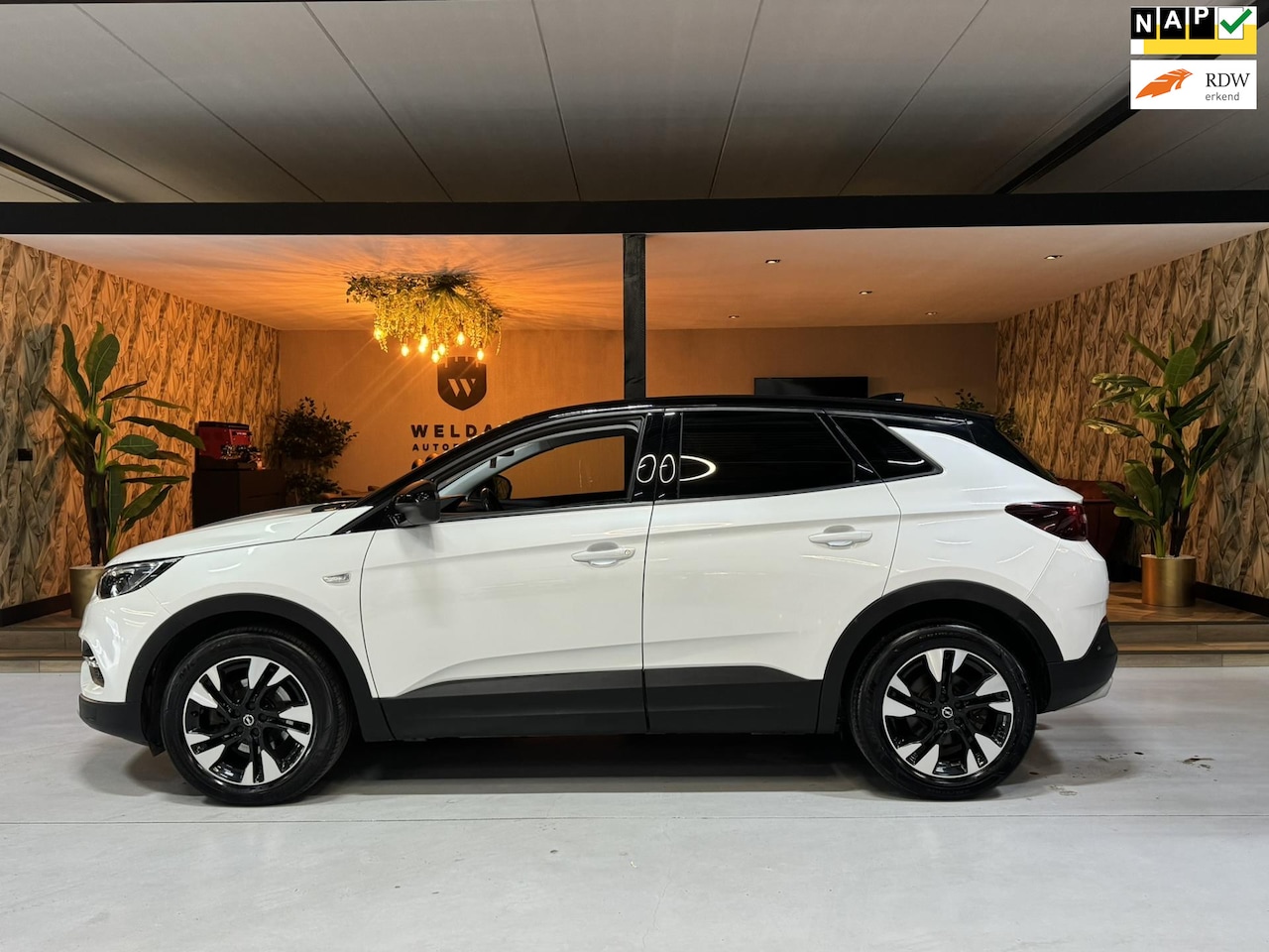 Opel Grandland X - 1.6 Turbo Ultimate Garantie Trekhaak Massage 360''Camera Leder Carplay Navi Rijklaar - AutoWereld.nl