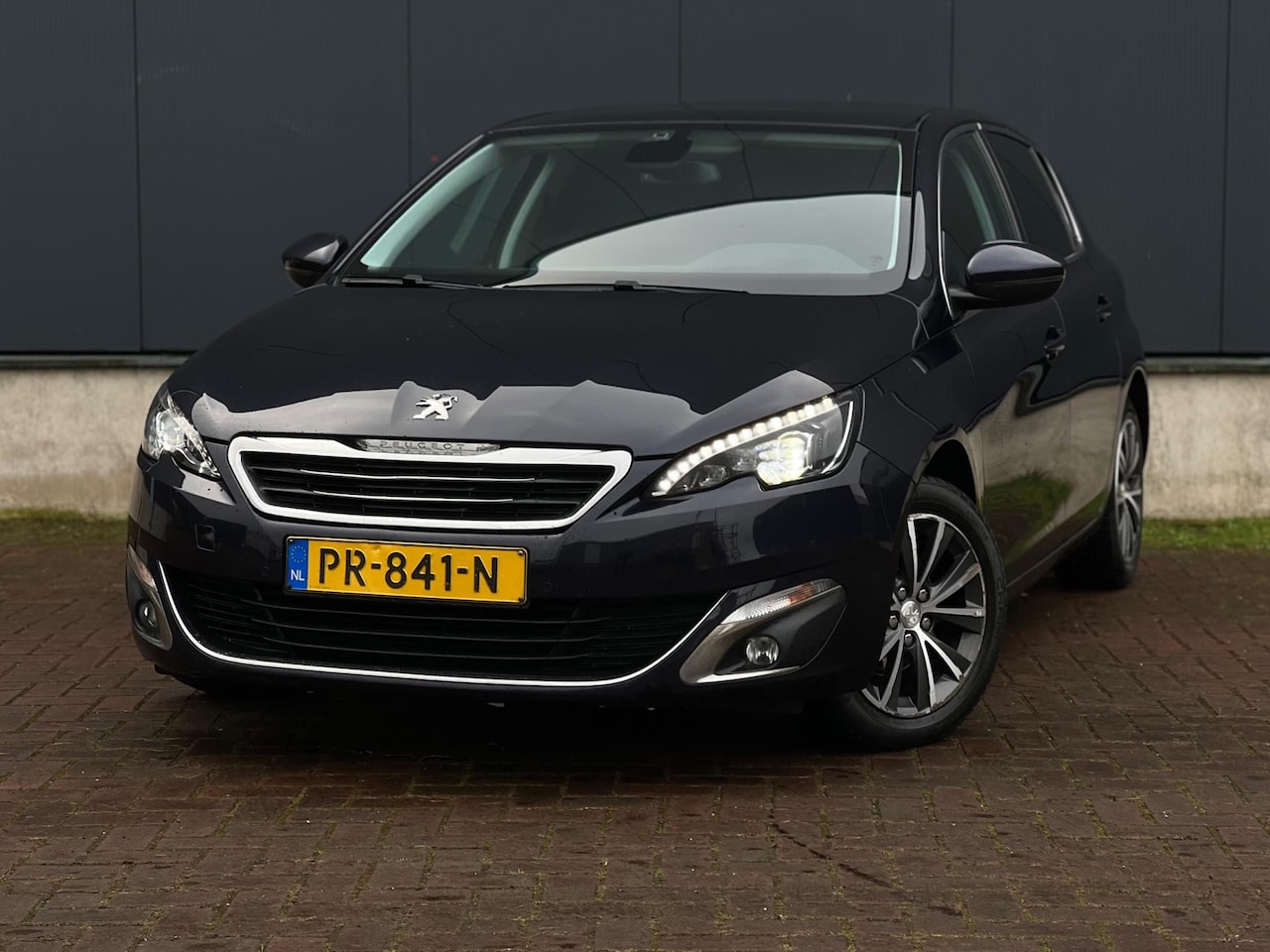 Peugeot 308 - 1.6 BlueHDi Allure Pano Xenon - AutoWereld.nl