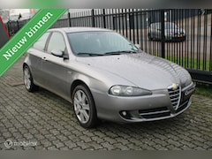 Alfa Romeo 147 - 1.6 T.Spark Collezione II/Trekhaak/Ecc/Leer/