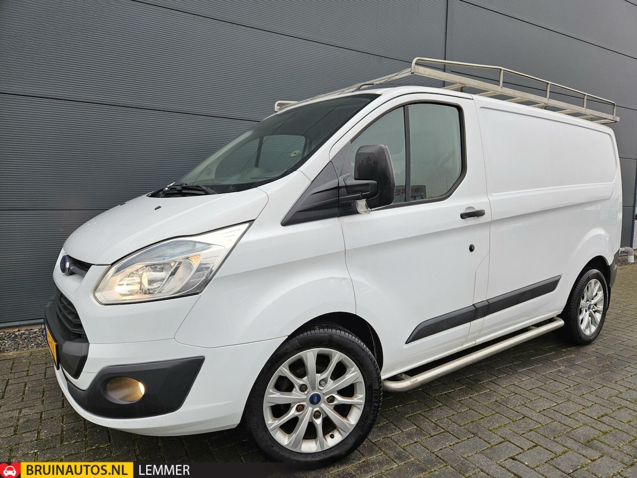 Ford Transit Custom - 2.2 TDCI L1H1 airco 125 pk 3-per 18 inch - AutoWereld.nl