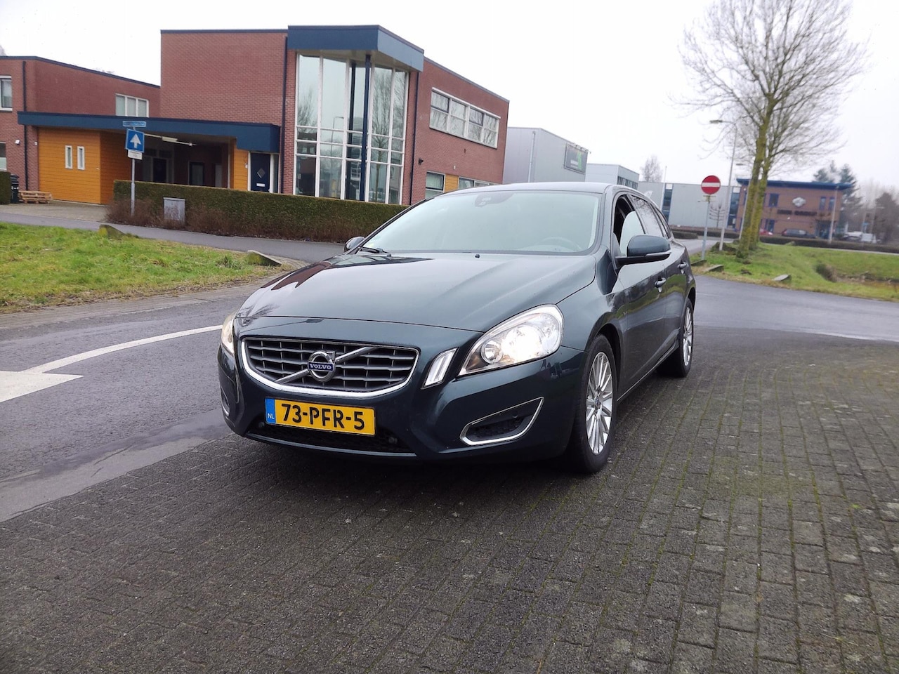 Volvo V60 - 2.0 D3 Kinetic 2.0 D3 Kinetic - AutoWereld.nl