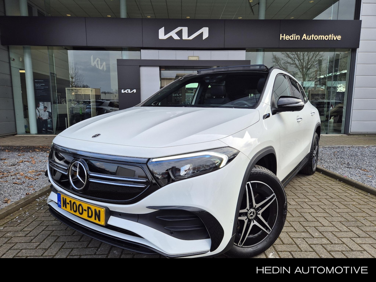 Mercedes-Benz EQA - 250 Business Solution AMG 67 kWh | Panoramadak | Night Pakket | - AutoWereld.nl