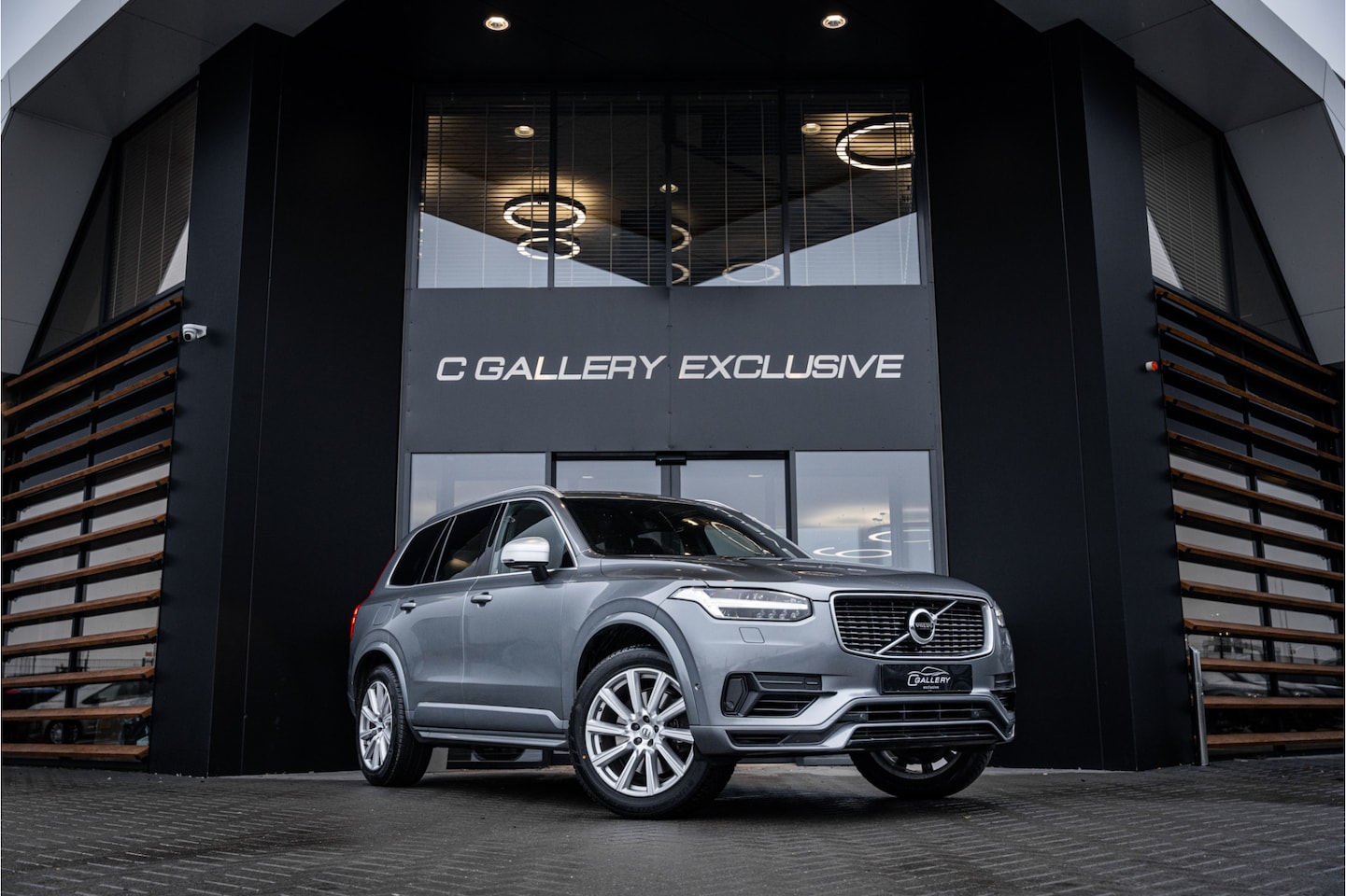 Volvo XC90 - 2.0 T8 Twin Engine AWD Inscription - Panorama | Elek. trekhaak | Memory | Stuurverwarming - AutoWereld.nl