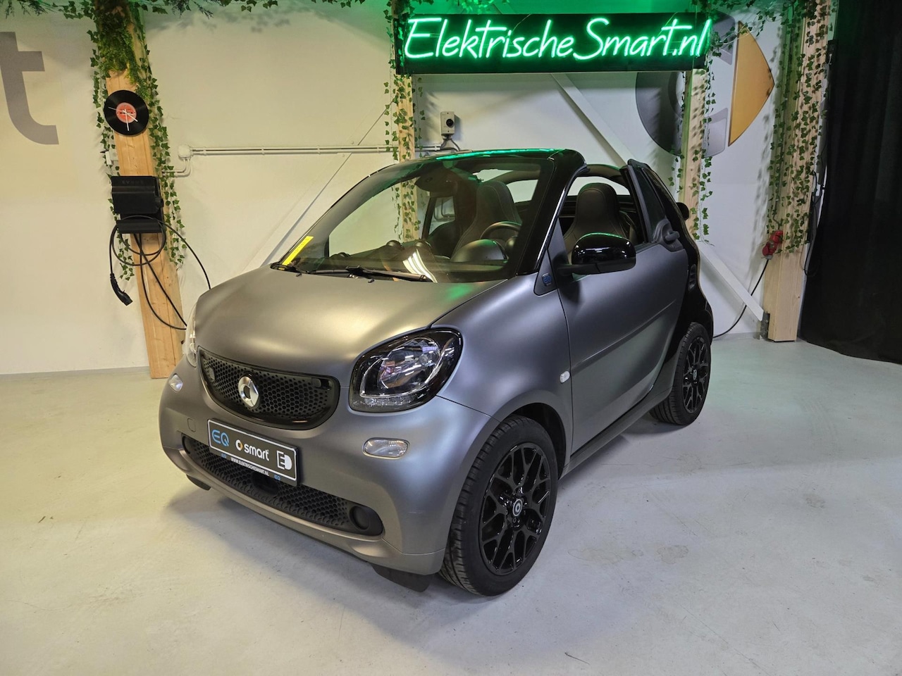 Smart Fortwo cabrio - EQ Comfort Leder, stoelverwarming, 3 fase snellader - AutoWereld.nl