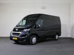 Peugeot Boxer - 2.0 BlueHDI 130pk L2 H2 Airco Navigatie Camera Trekhaak