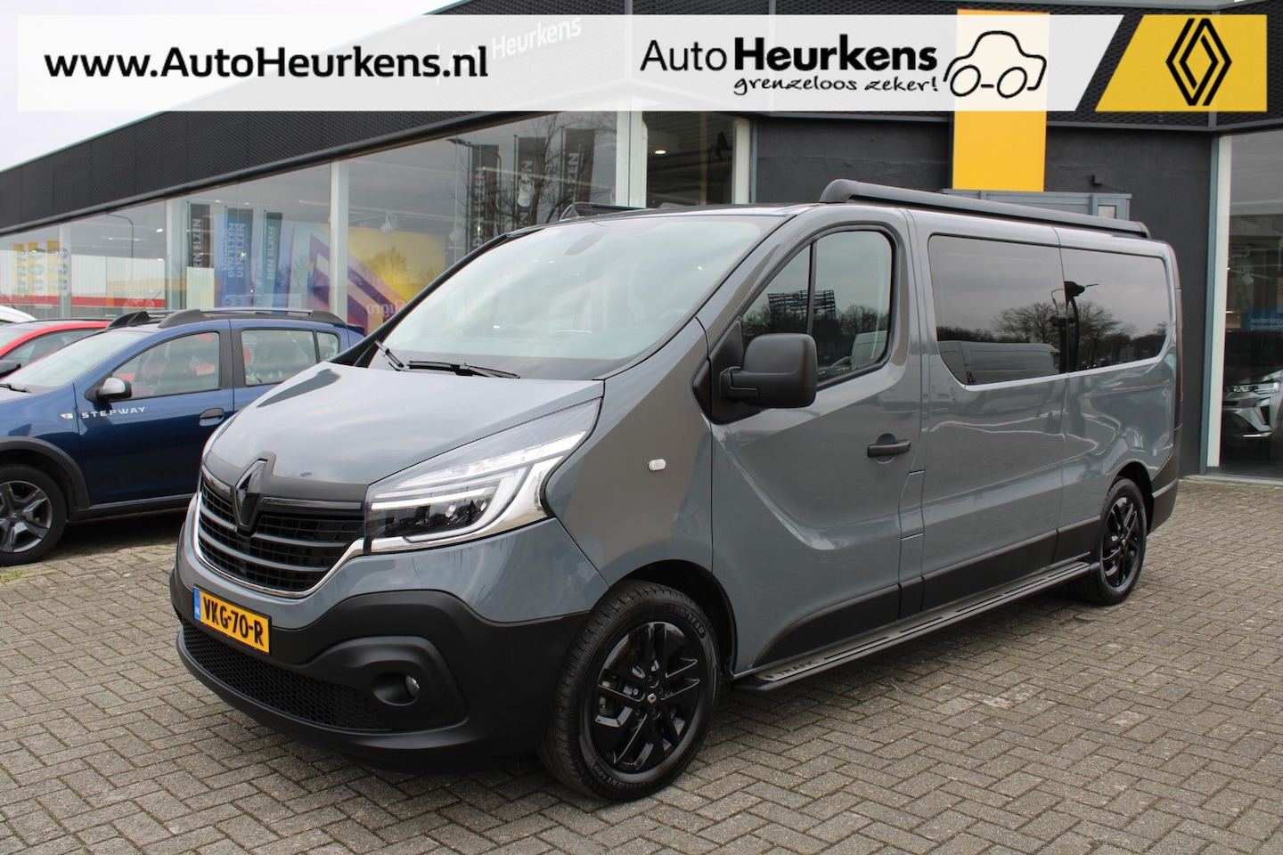 Renault Trafic - 2.0 dCi 145 T29 L2H1 DC Comfort | Trekhaak | Mooie luxe aangeklede dubbel cabine bus! | - AutoWereld.nl