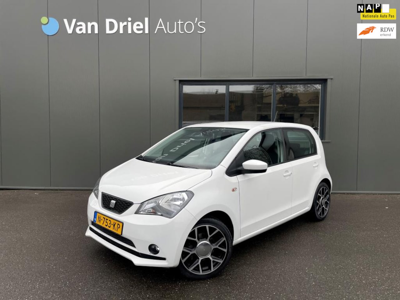 Seat Mii - 1.0 Style Intense / Airco / Stoelverwarming / Parkeersensoren achter! - AutoWereld.nl