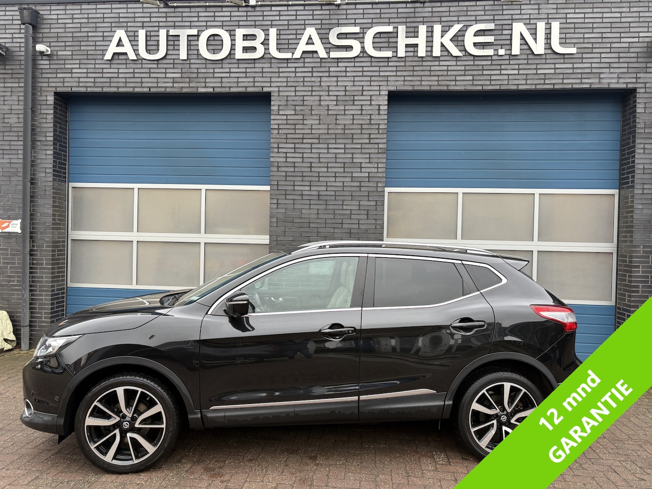 Nissan Qashqai - 1.2 Premier Edition 1.2 Premier Edition, panodak, leder/alcantara, camera 360, climate/cruise - AutoWereld.nl