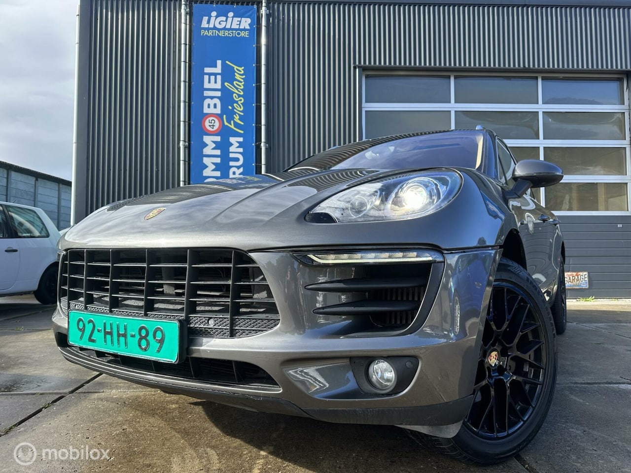 Porsche Macan - 3.0 S met boekjes! Prachtige auto! 149dkm! - AutoWereld.nl