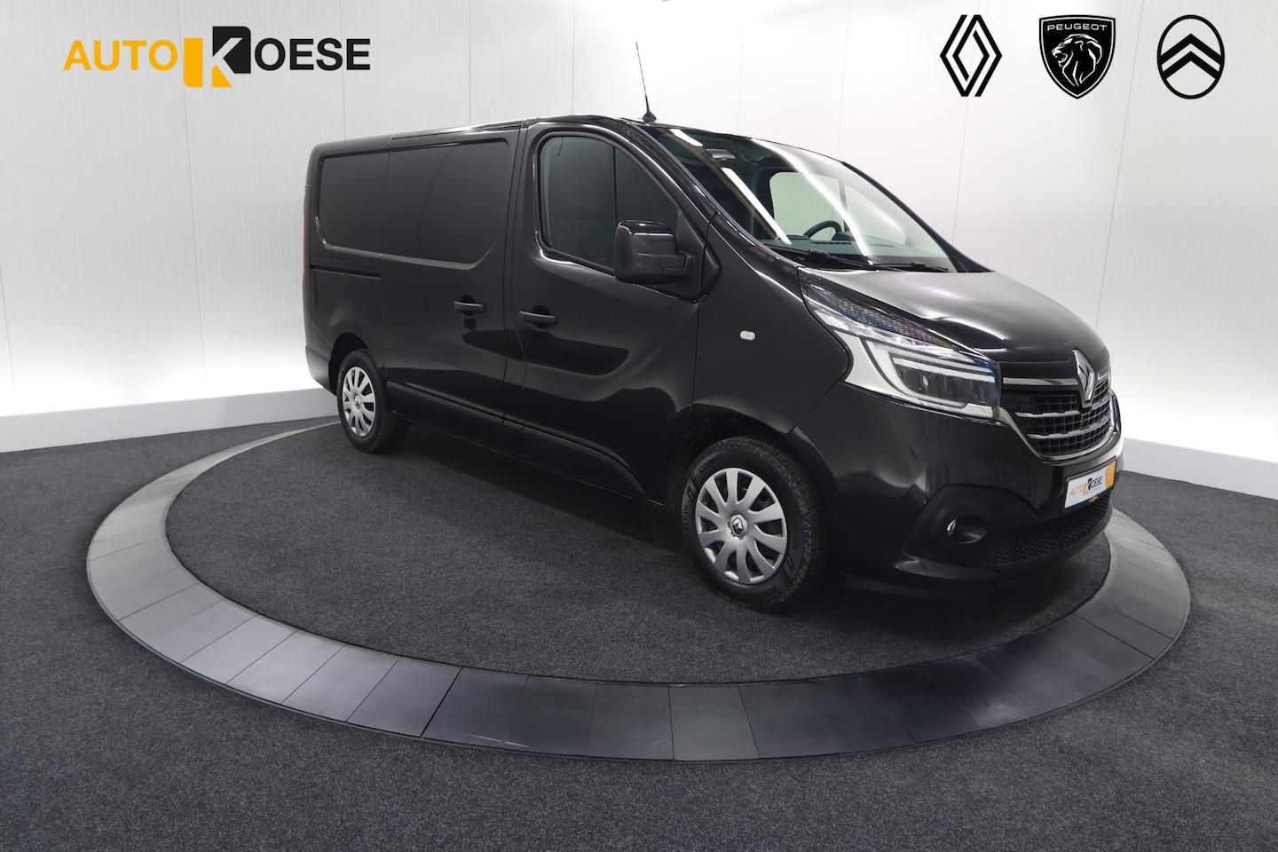 Renault Trafic - 2.0 dCi 120 T27 L1H1 Work Edition | Trekhaak | Apple Carplay | Navigatie | Parkeersensoren - AutoWereld.nl