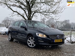 Volvo V60 - 1.6 D2 Momentum | Dealer ondh + Automaat + Cruise + Clima nu € 8.975,