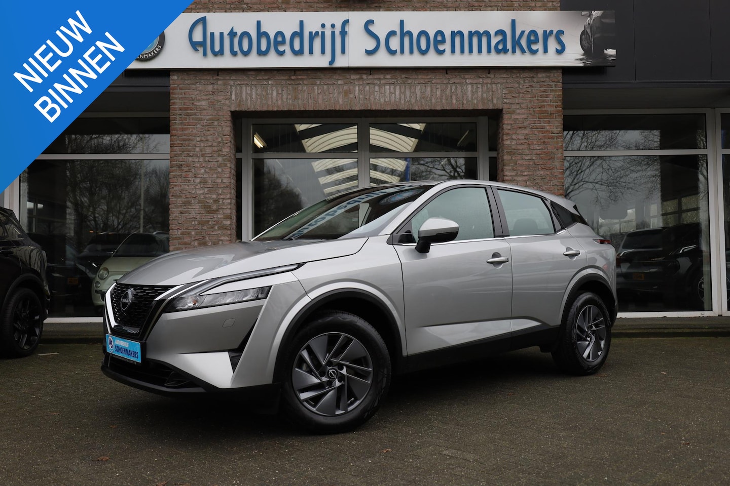 Nissan Qashqai - 1.3 MHEV CARPLAY CAMERA RUIT/STUUR/STOELVERWARMING DAB 17"LMV 2xKEYLESS DODEHOEK/VERKEERSB - AutoWereld.nl